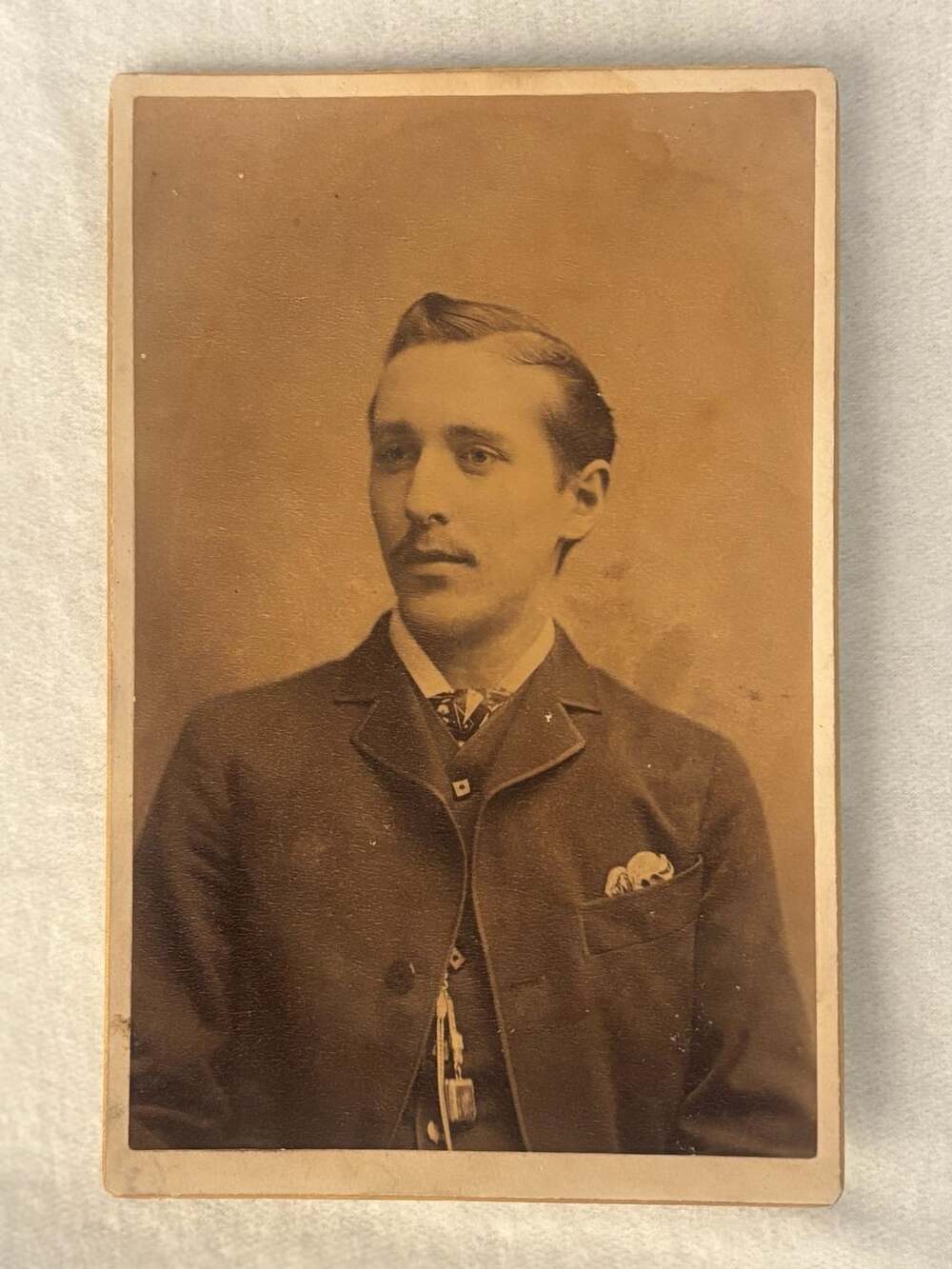 J. H. Meyer Cincinnati Cabinet Card Photo Gentleman